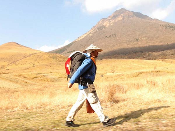 <font color='#ffcc00' size='+1'> Negative:Nothing 　全てはその一歩から</font><br>毎年、桜の時期に合わせて一時帰国していたが、あの3.11の後は、どうにもならなかった。スイスから日本へ、飛行機が飛ばない。1本しかない直行便もドイツ経由便も成田には行かず、チケットは宙に浮いた。(Read more)