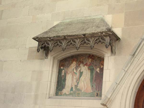 <font color='#ffcc00' size='+1'>聖母教会広場のチーズ屋さん</font><br>亜熱帯の国からスイスへ移ったのは、とんでもなく寒い冬だった。<br>
															その気温差、何と４０度。ざっくり言うと、摂氏３５度の南の島からマイナス５度！！の、どこからもアルプスが見えるこの山国へ飛んだ。(Read more)